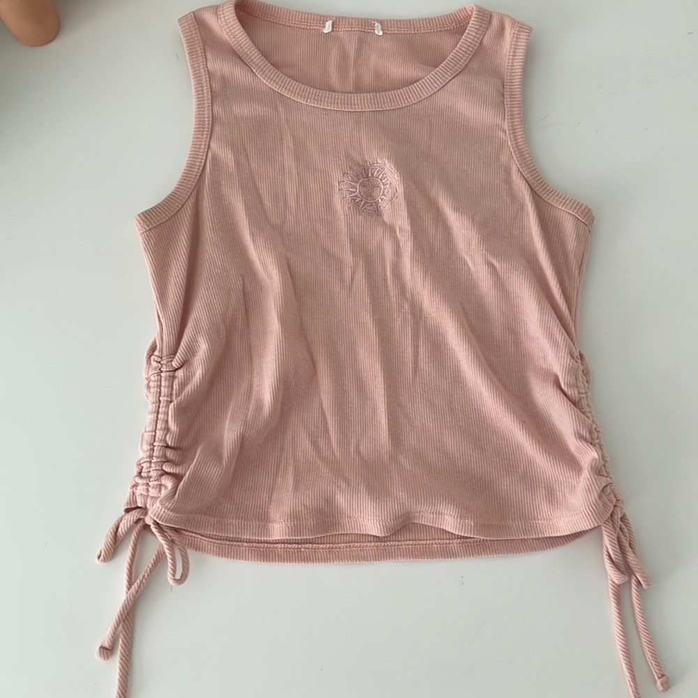 TILLYS Pale pink tank top with embroidered sun and moon